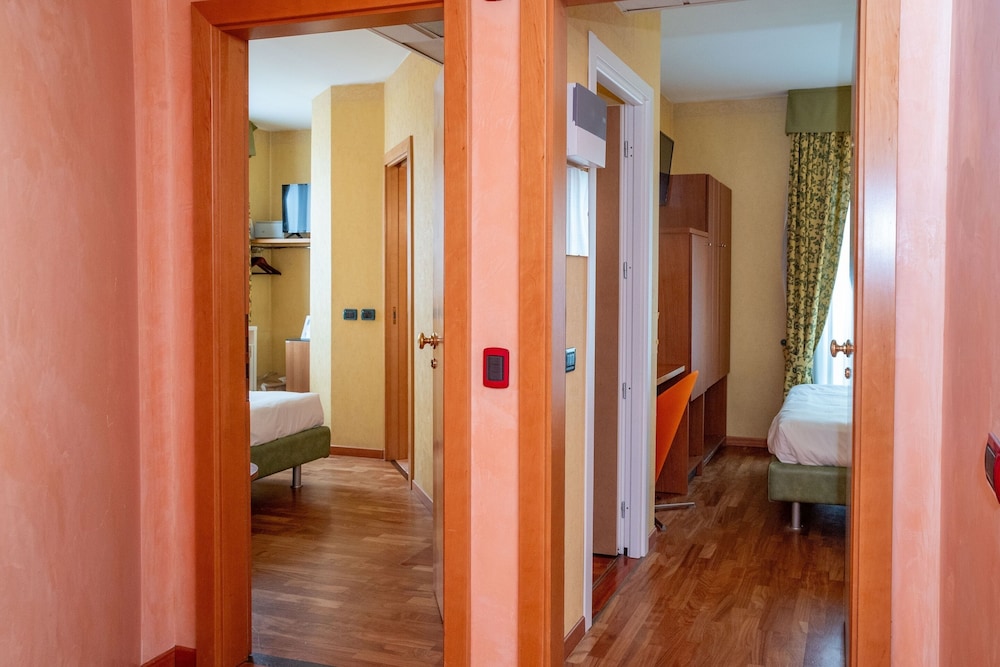 Sirio Hotel 48/50