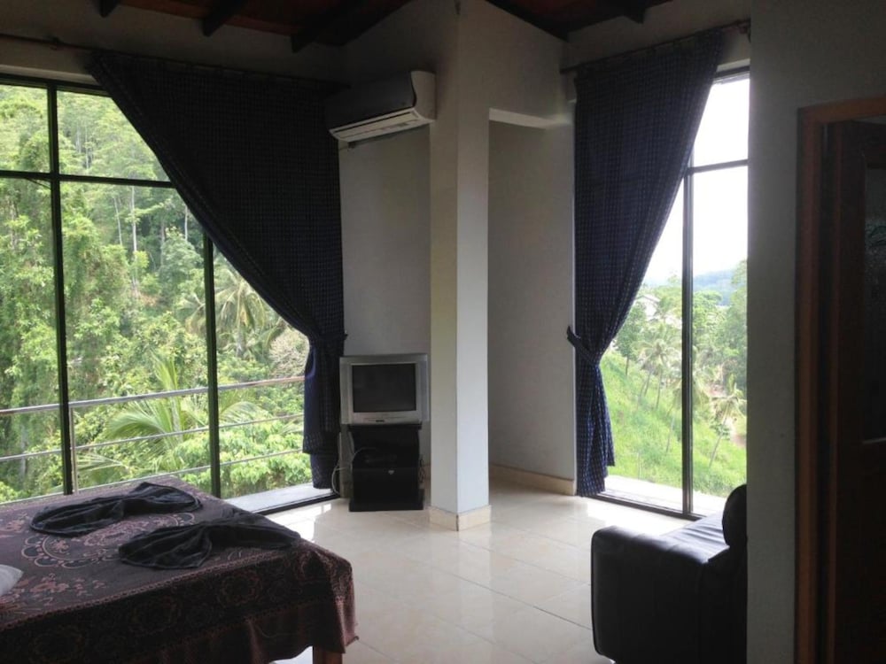 Kandy View Hotel 37/56