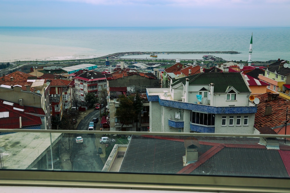 White Golden Suite Hotel 35/40