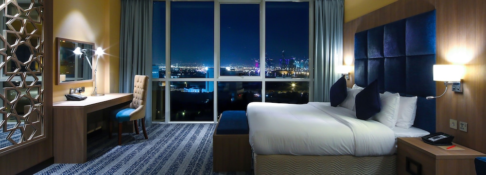 The Castle Premium Hotel 20/45