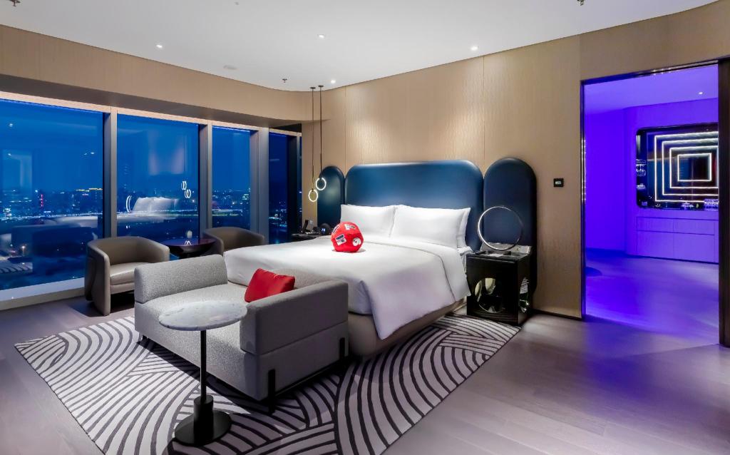 1 Bedroom, Fantastic, Suite, King Bed