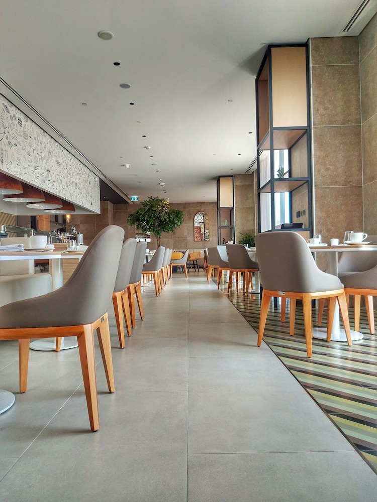 Beach Walk Hotel 10/67