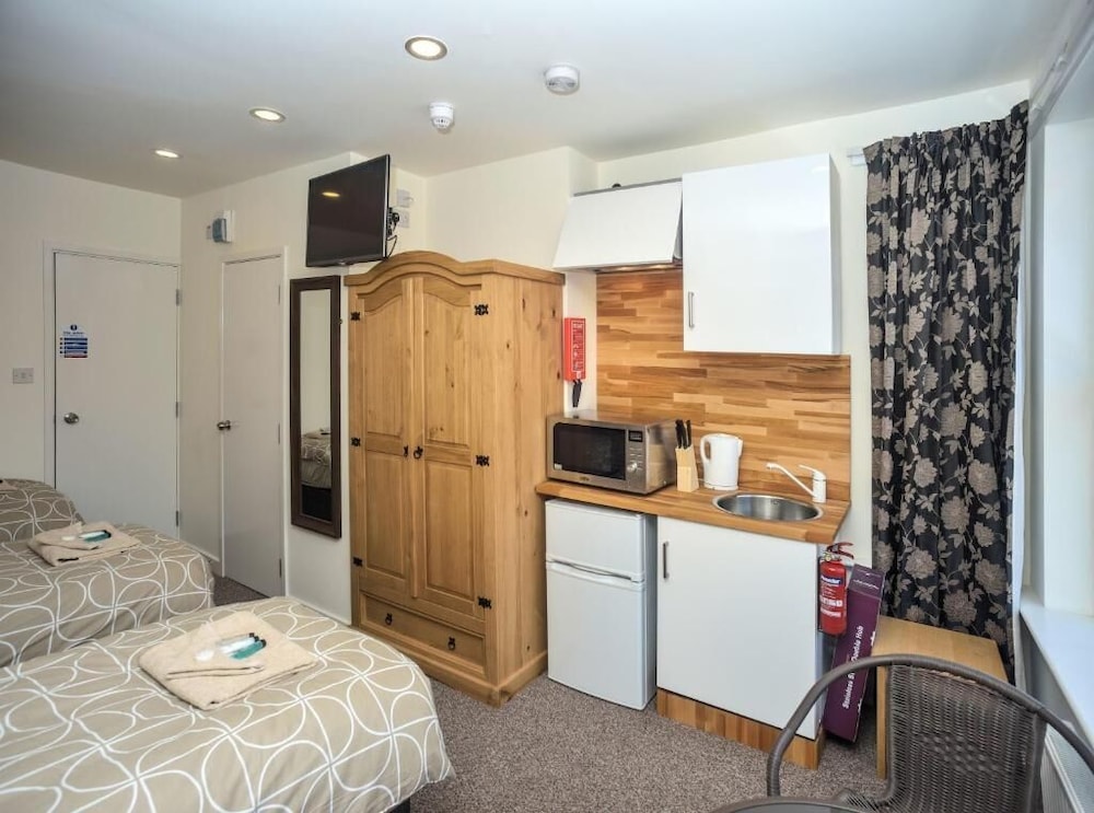 Riverside Hotel Bed and Breakfast 4/48