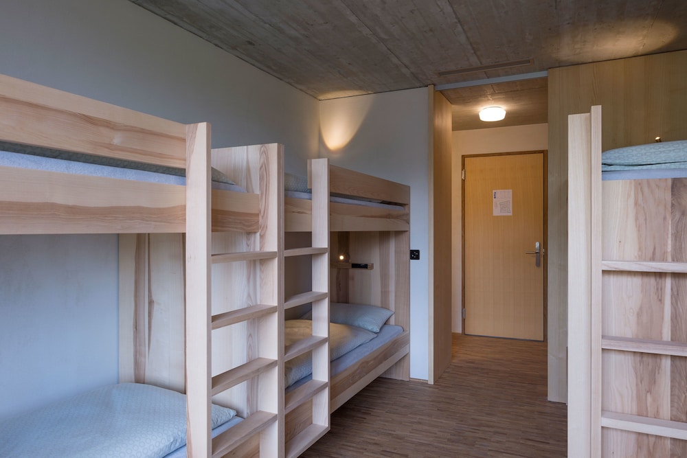 Saanen Gstaad Youth Hostel 24/41