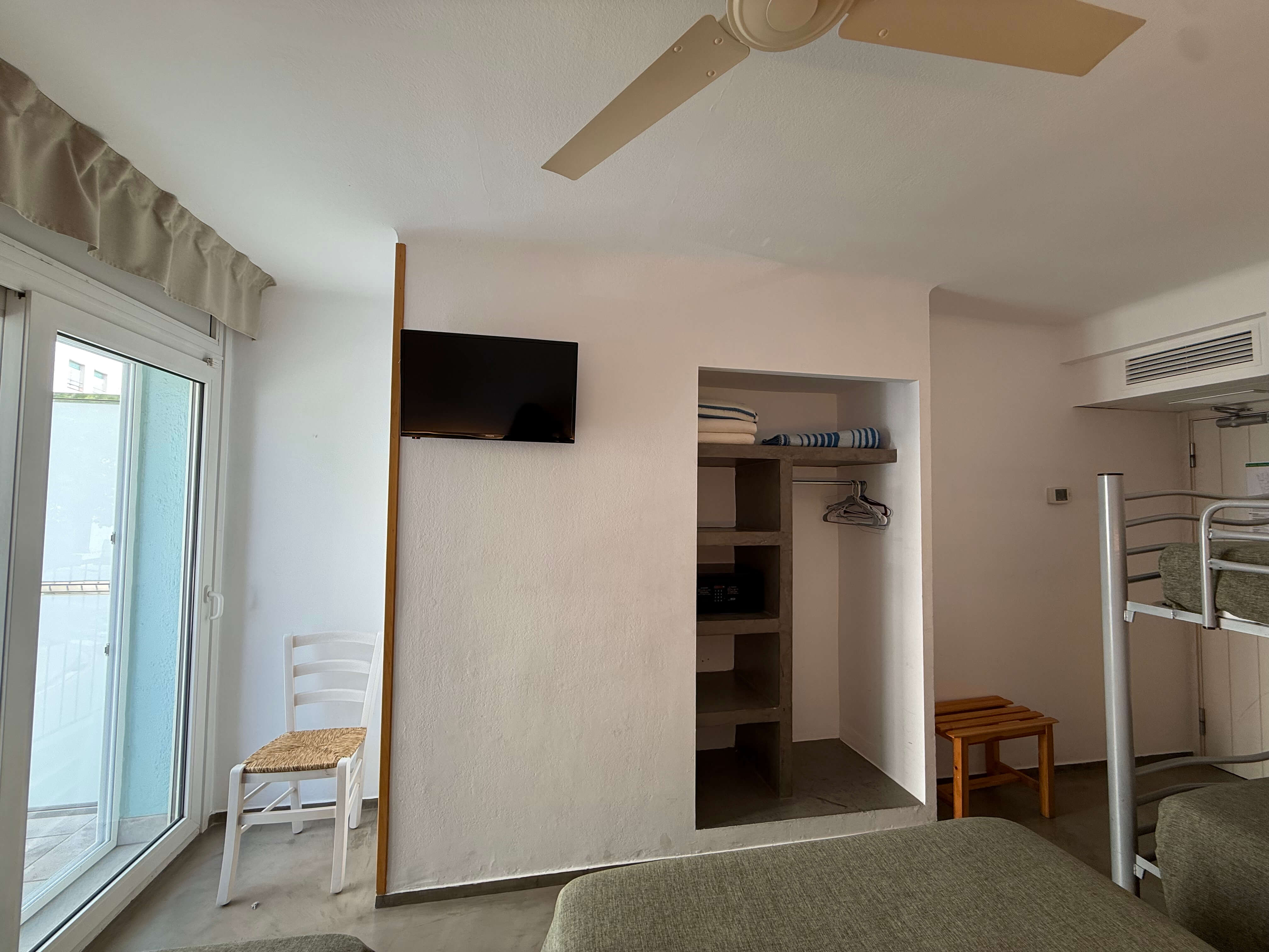 Hostal Rom 3/39