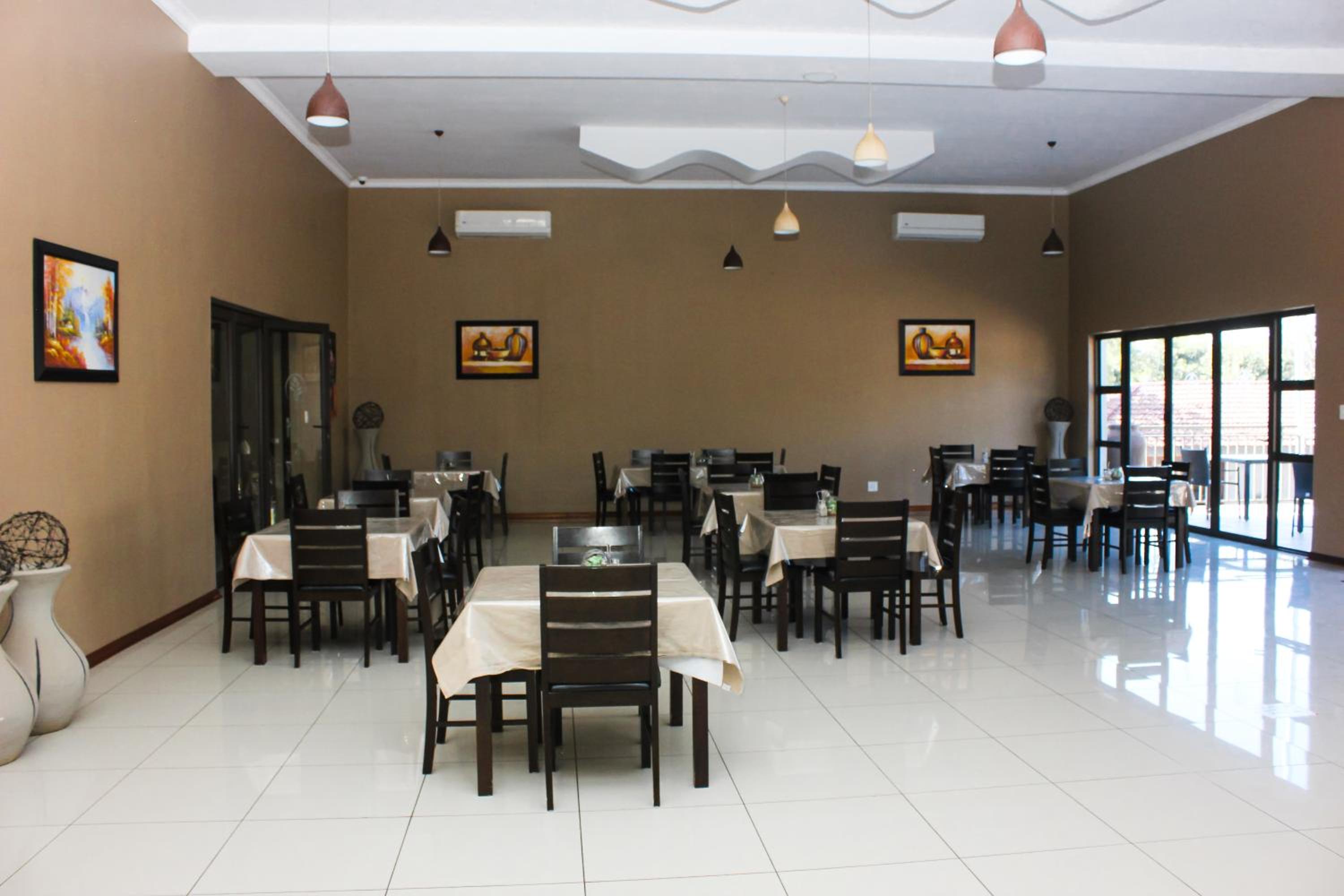 VAHLAVI LODGE 17/30