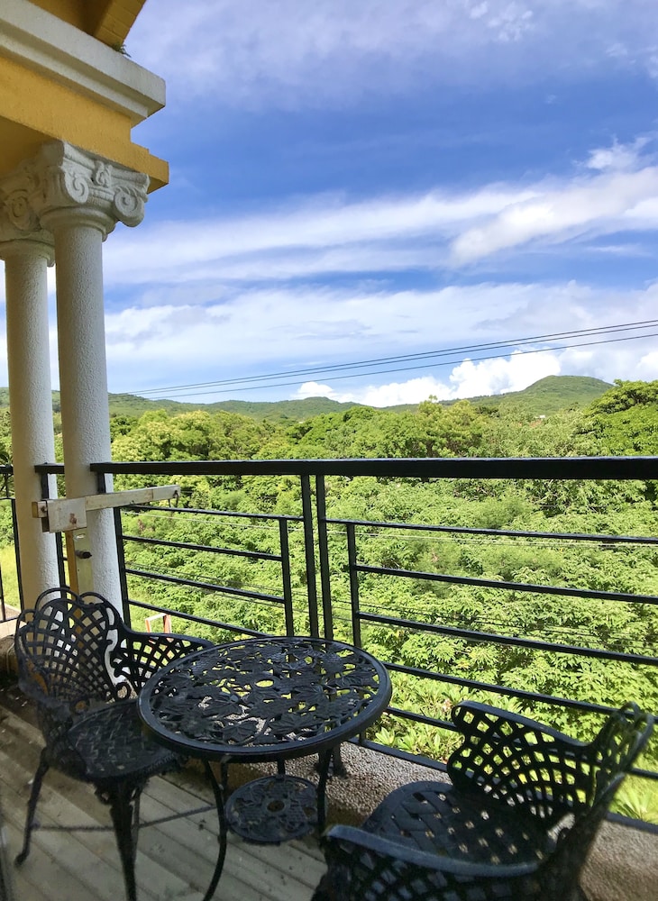 Martin Wales Hotel Kenting 65/69