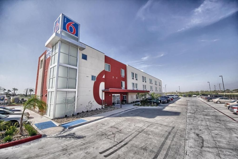 Motel6 Weslaco, TX 54/58