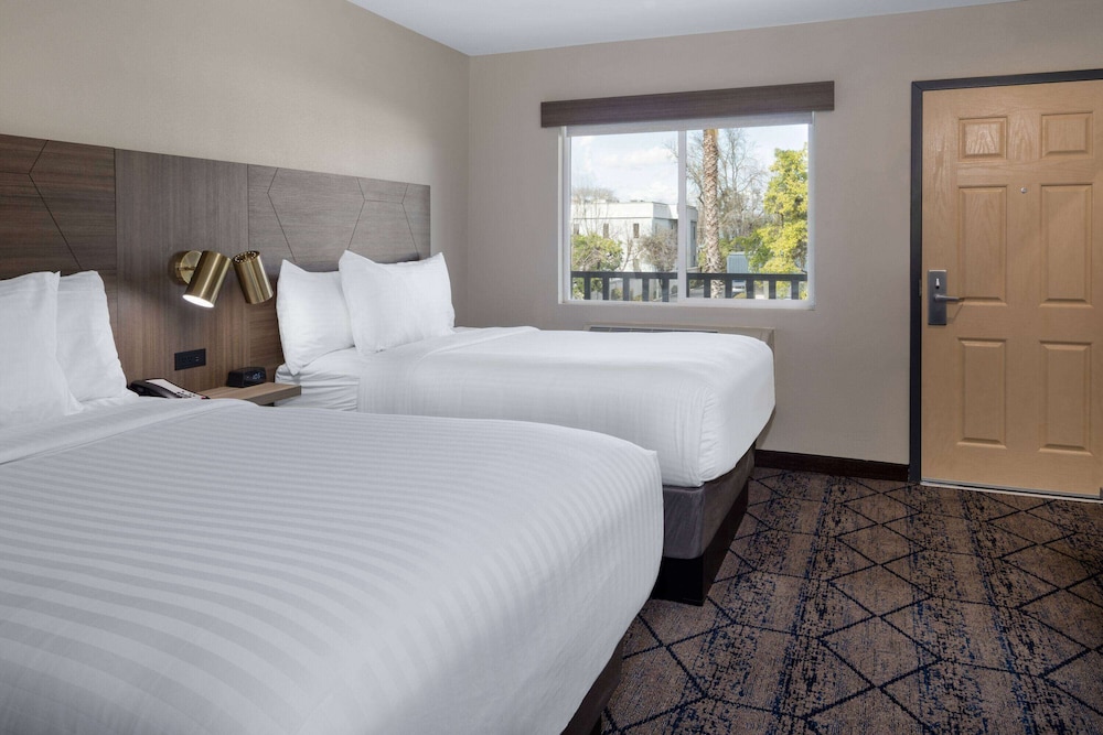 Ramada by Wyndham Modesto Yosemite Area 4/43