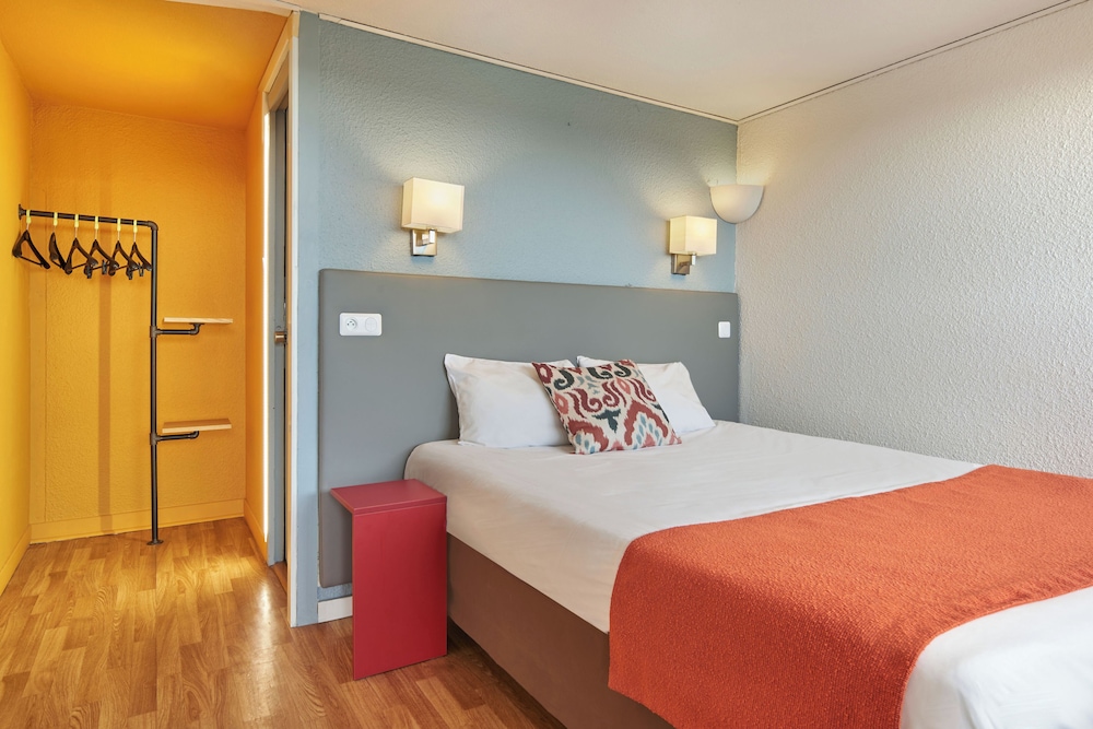 The Originals City, Hotel A Pic, Cherbourg 11/58