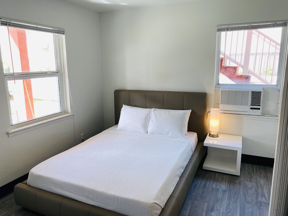 Rolo Beach Hotel 10/50