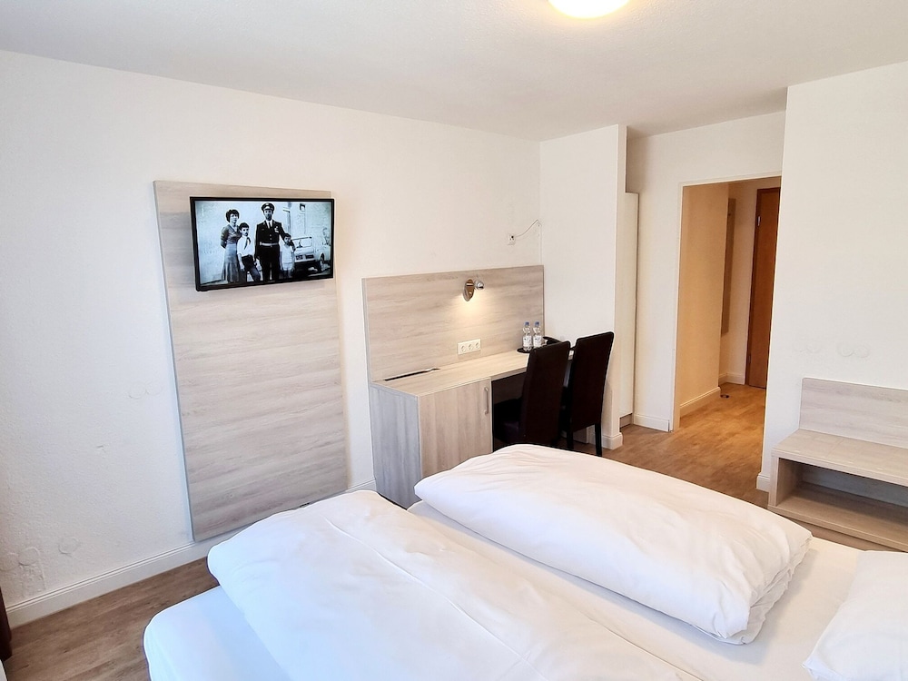 Adler Hotel Frankfurt 11/50