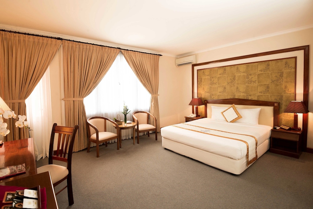 Palace Hotel 16/50
