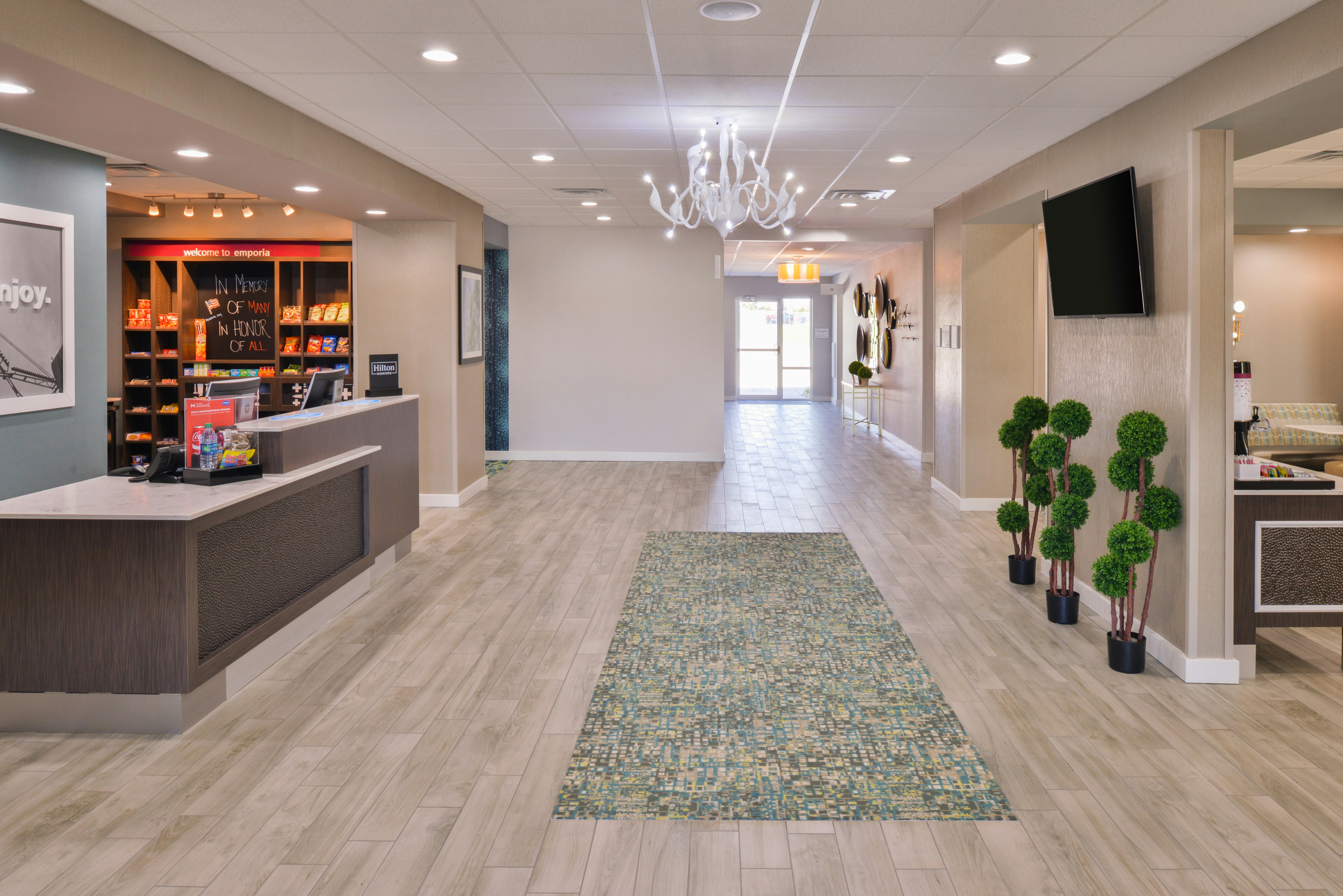 Hampton Inn Emporia Ks 7/27