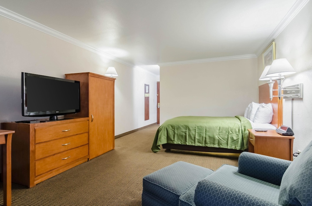Wyndham Garden Salina Conference Center 14/26
