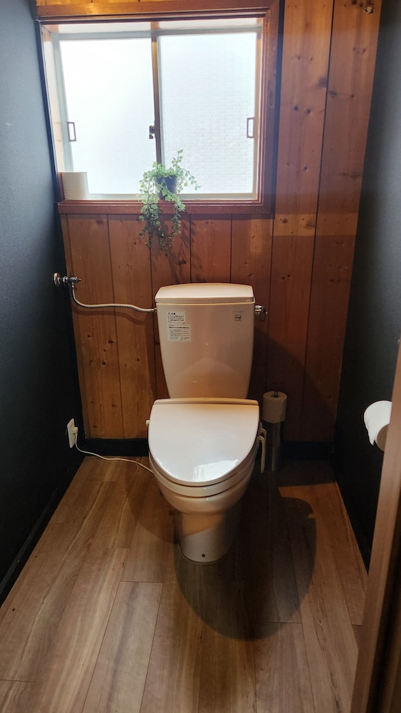 Hooting Owl Lodge 40/43