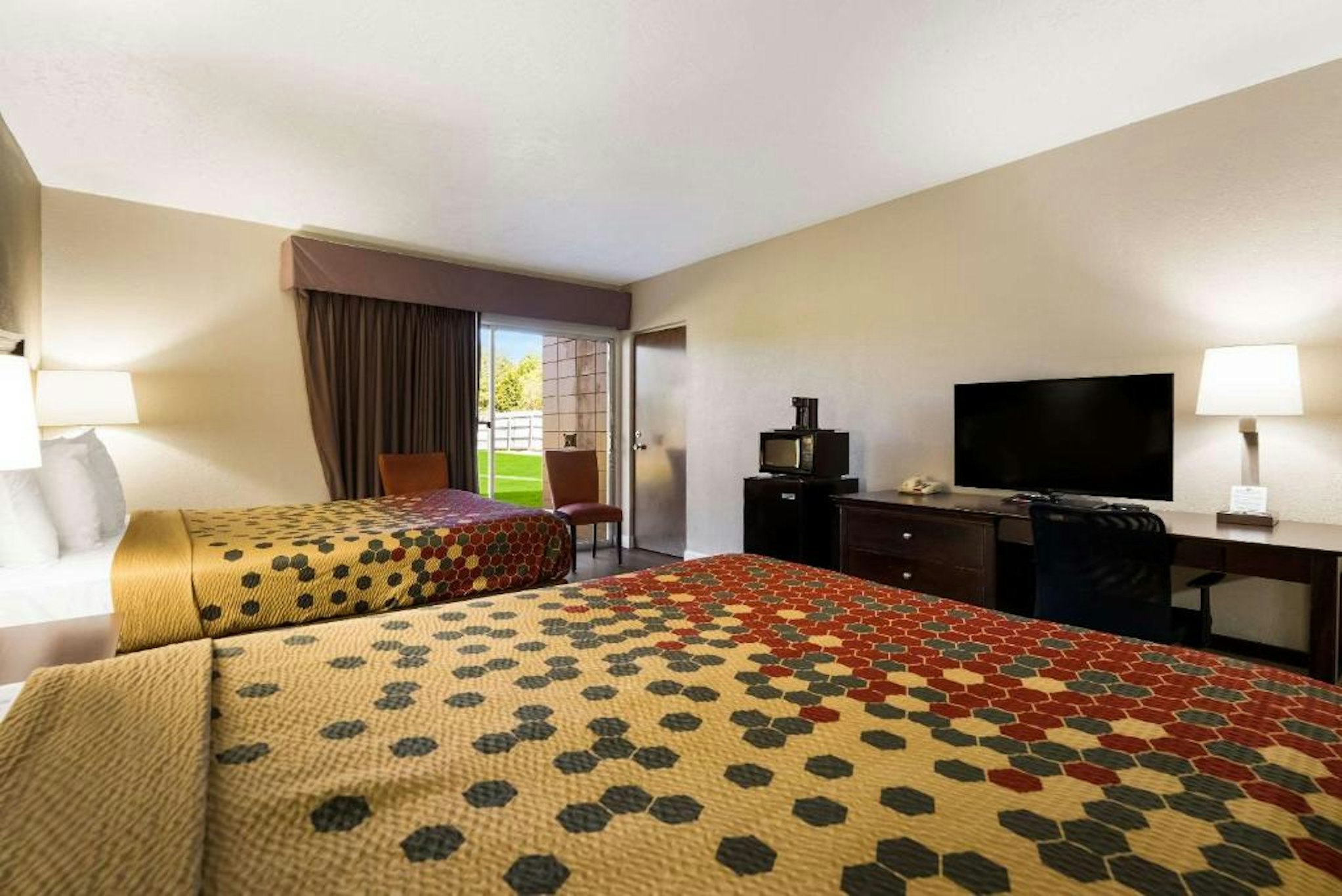 Perry Inn & Suites National Fairground I 75 27/33