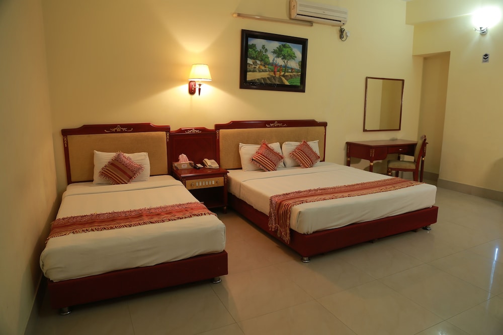 Deluxe, Metro, 1 King and 1 Single Beds
