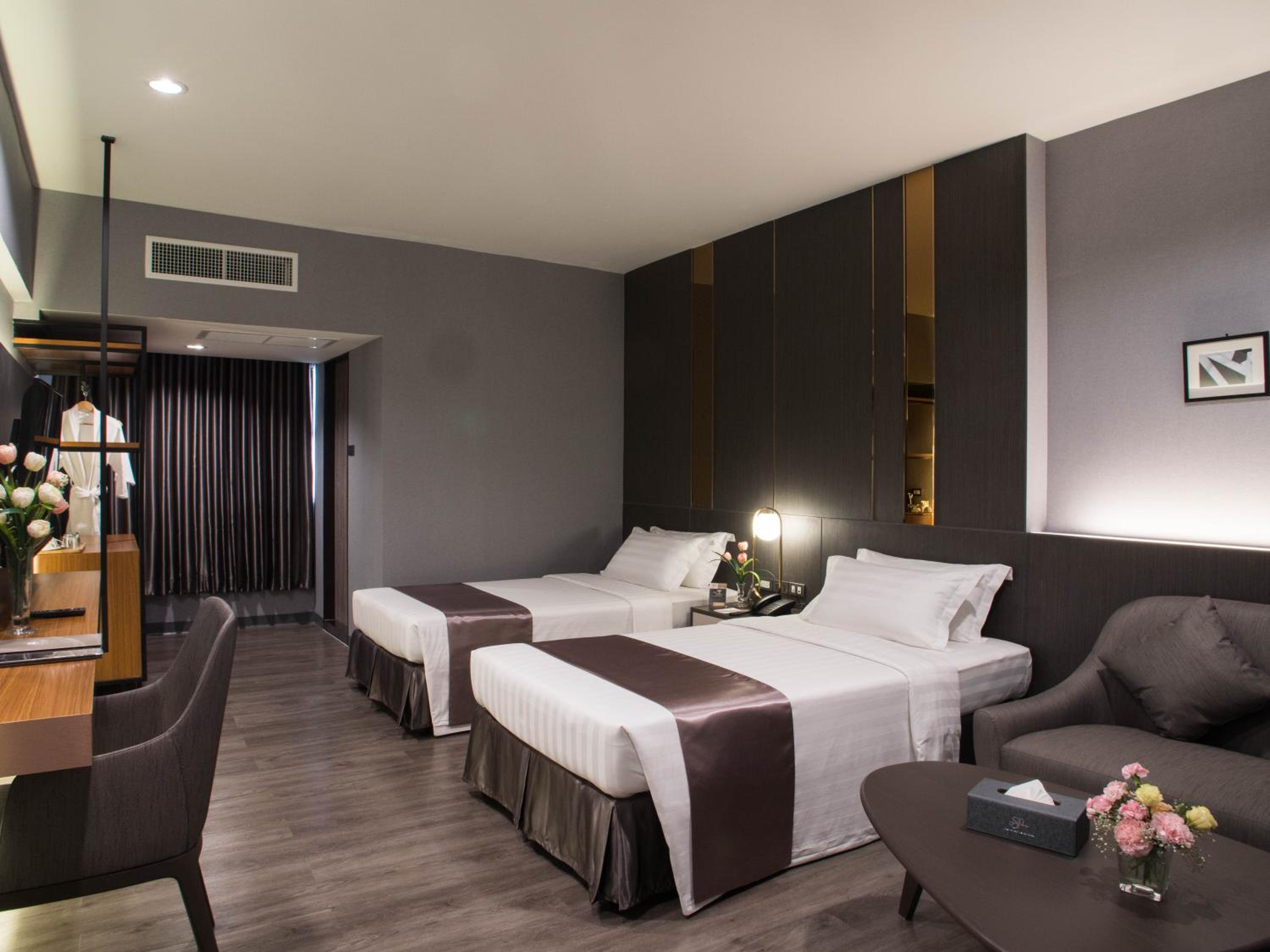 Deluxe, Double or Twin Bed