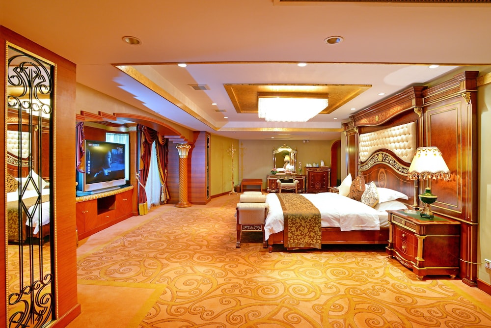 GUANGZHOU NEW CENTURY HOTEL 39/65
