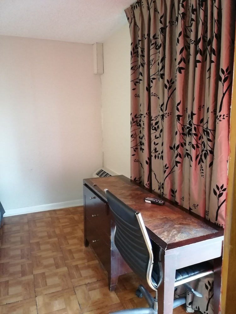 Hotel Houston, TX near Medical Center/NRG Stadium 27/39