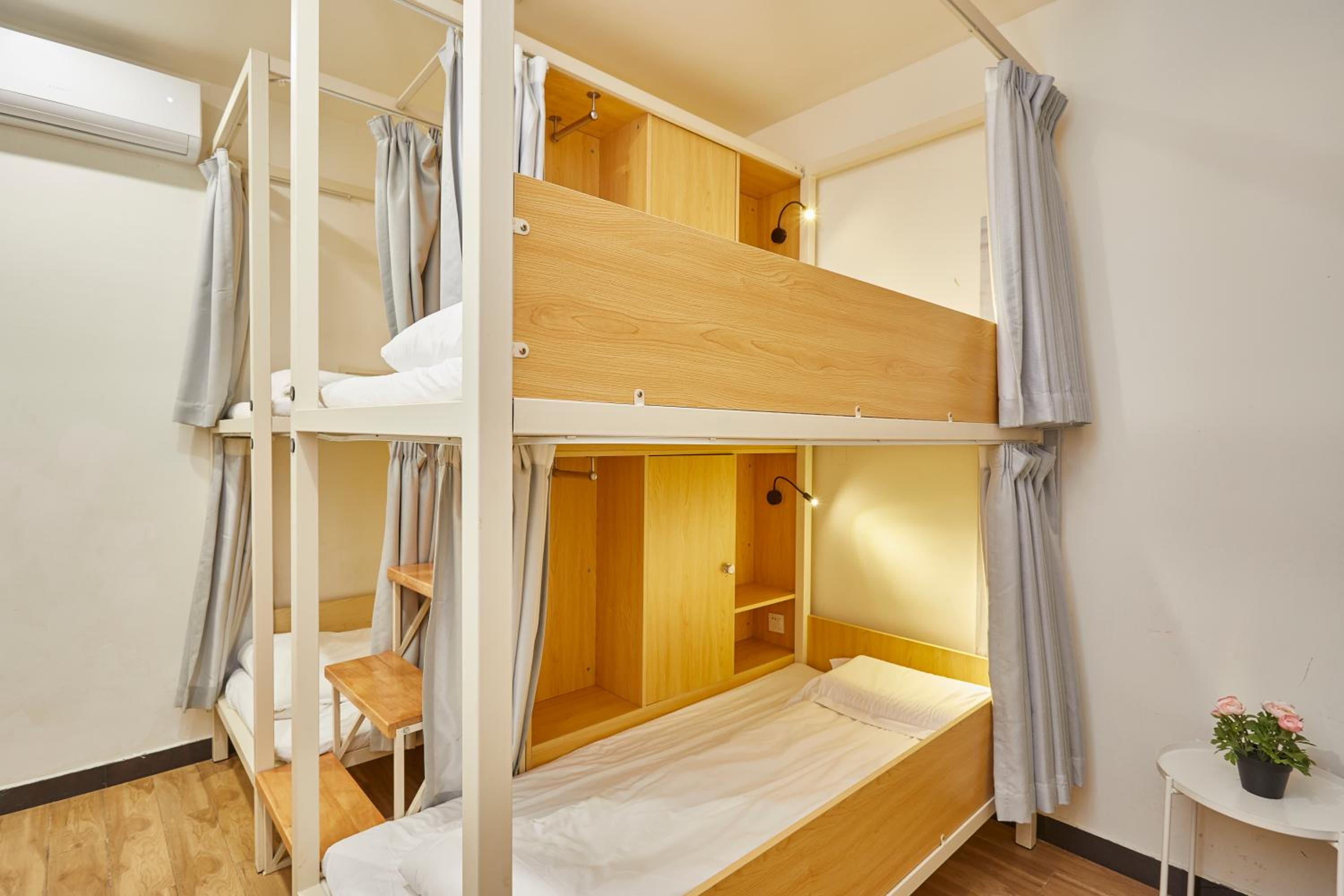 Female Dorm, Female Only, 4 Beds