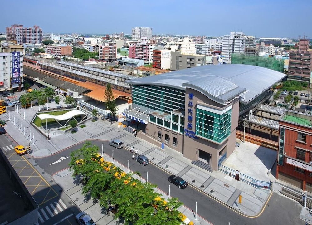 Metro Hotel 36/37