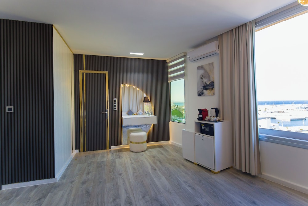 HOTEL MAMORA 28/72