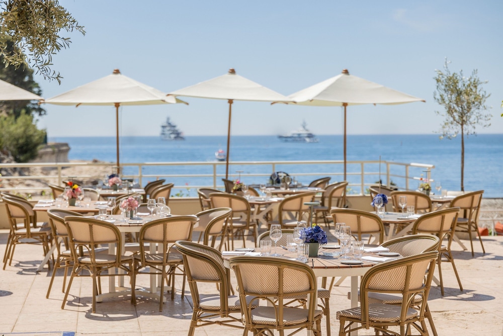 Le Meridien Beach Plaza 57/75