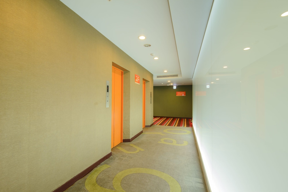 San Hua Hotel 30/38