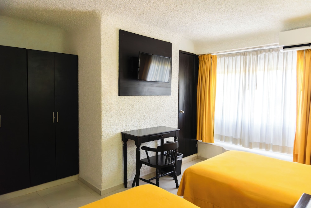 Antillano Hotel 50/60