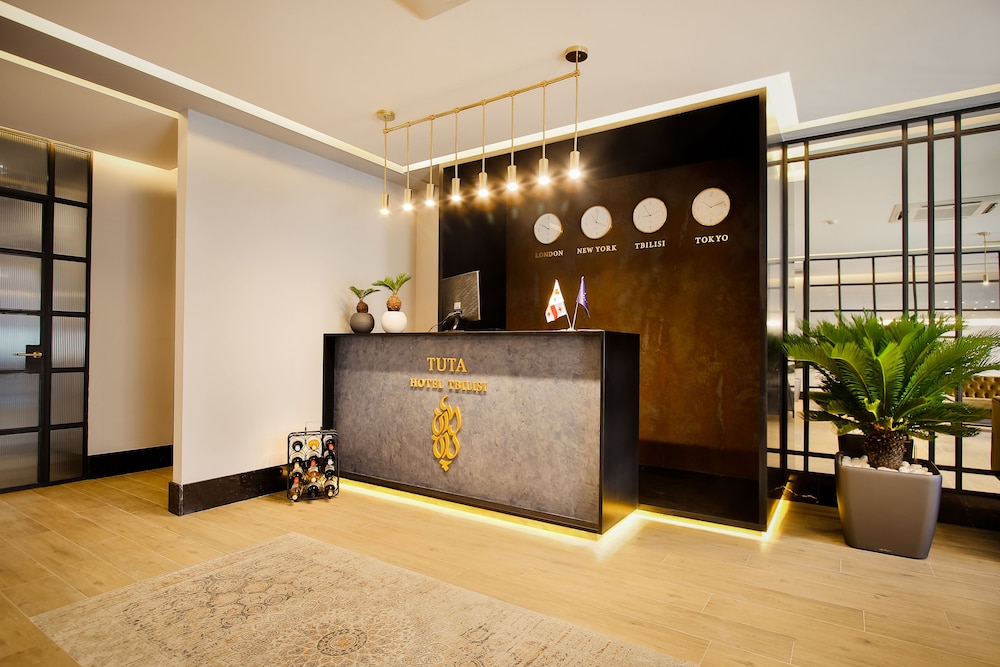 Tuta Hotel 9/50