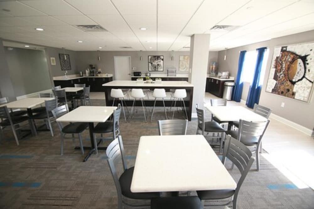Home Inn And Suites 40/49