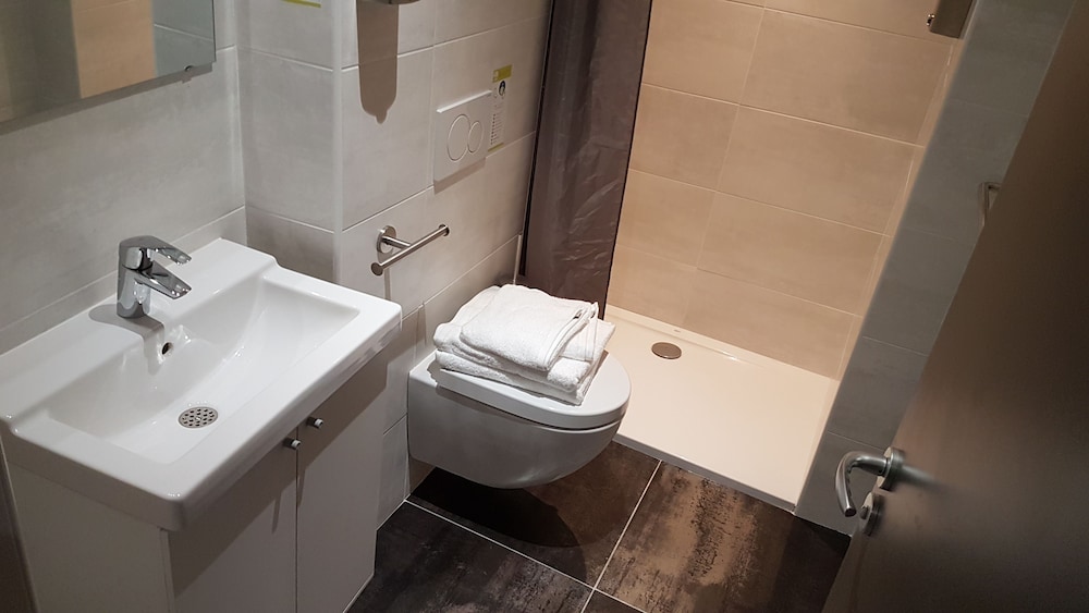 Logis Hotel Yseria - Historical Center 55/58