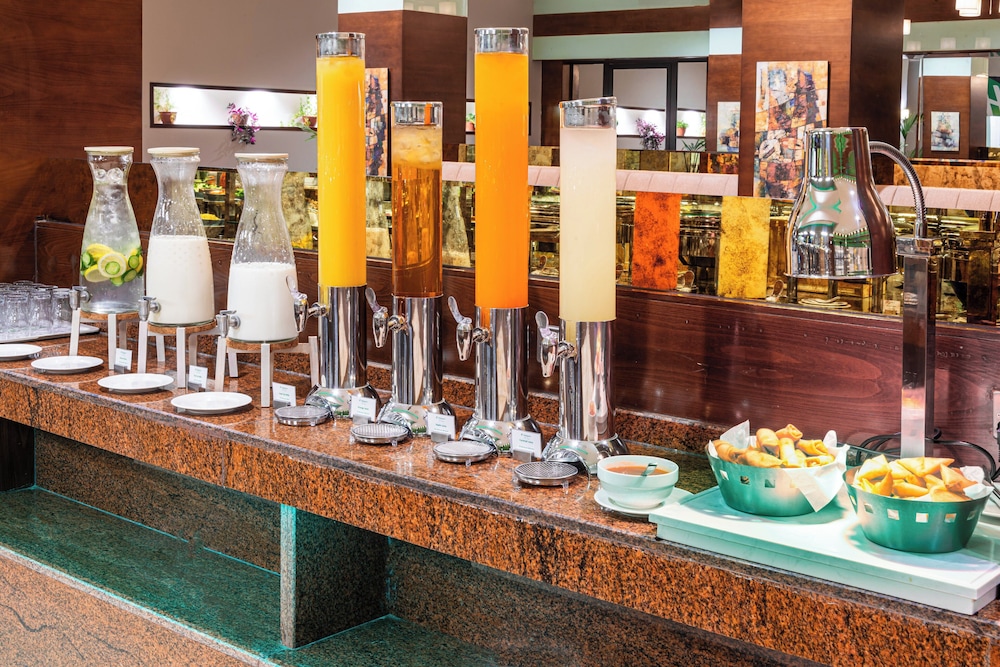 Holiday Inn Al Qasr photo3