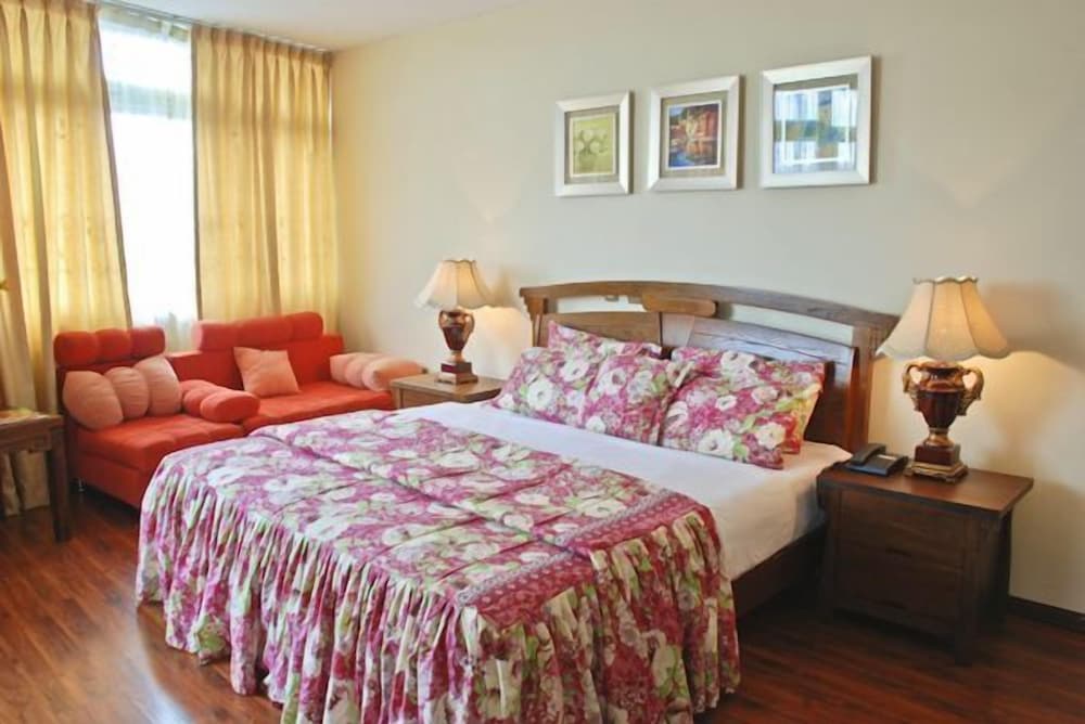 Dimitri Hotel 12/46