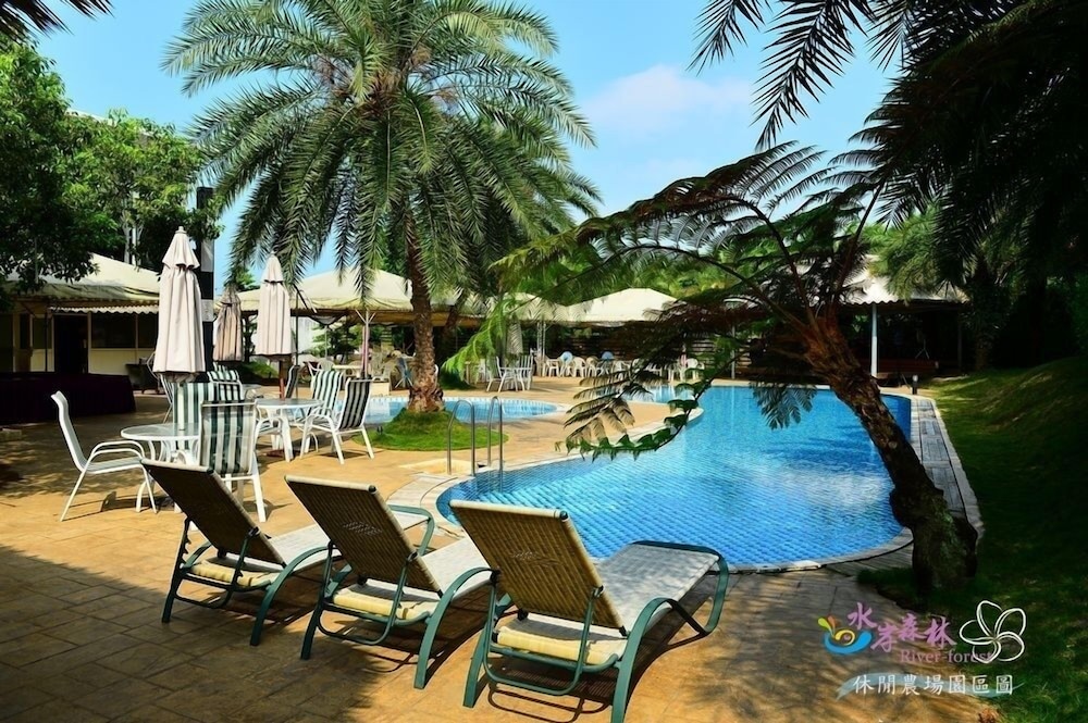 River Forest Resort Hotel 3/76