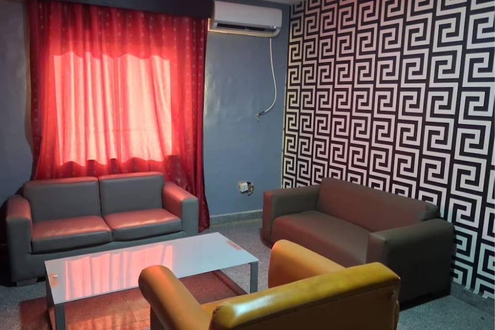 Paris Suites 50/64