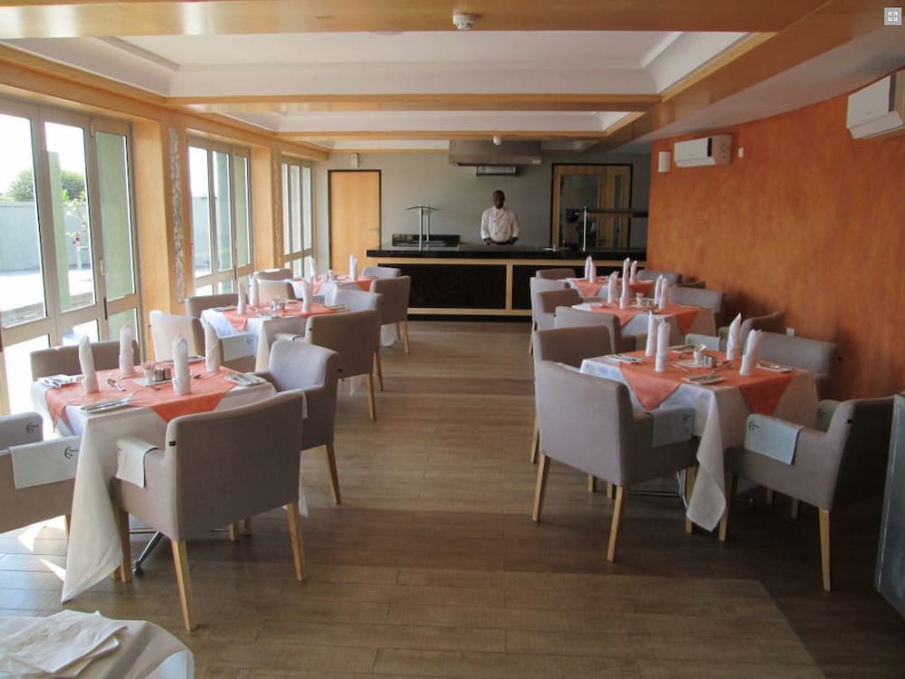 Aquarian Tide Hotel 33/44