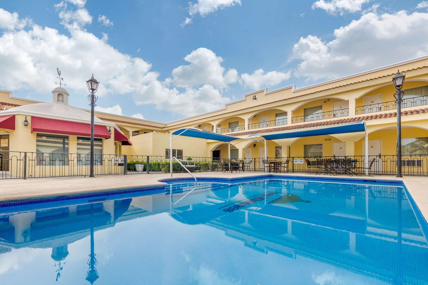 Comfort Inn Monclova 8/31