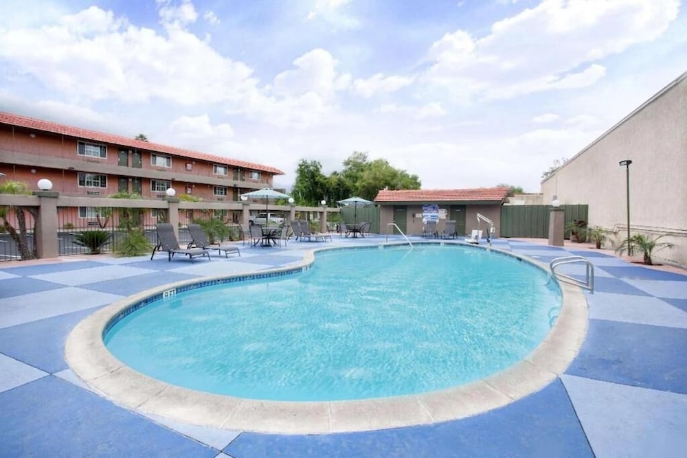 Motel6 Pasadena, CA – Old Town Pasadena Area 27/30