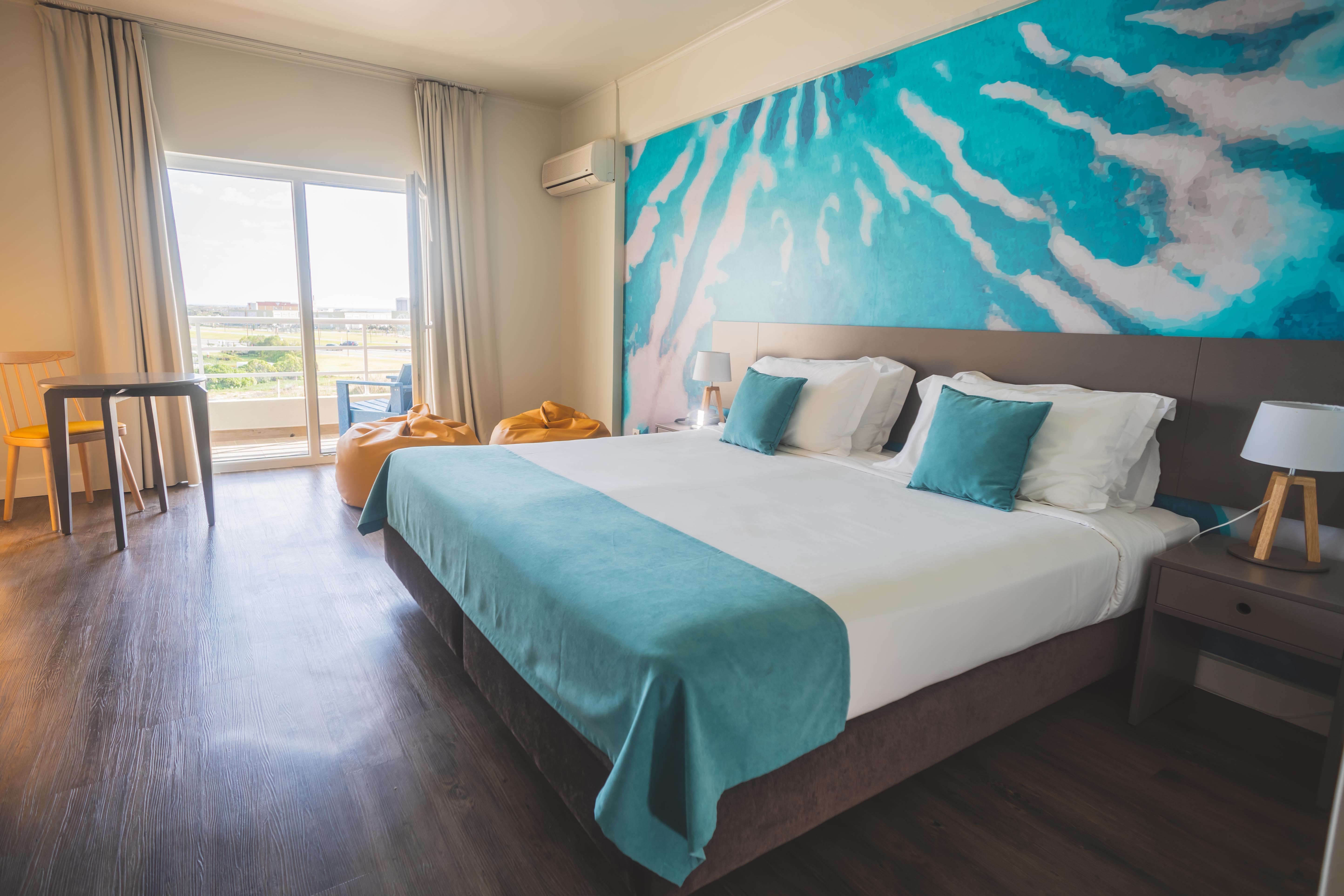 Room, Double or Twin Bed, Pool View