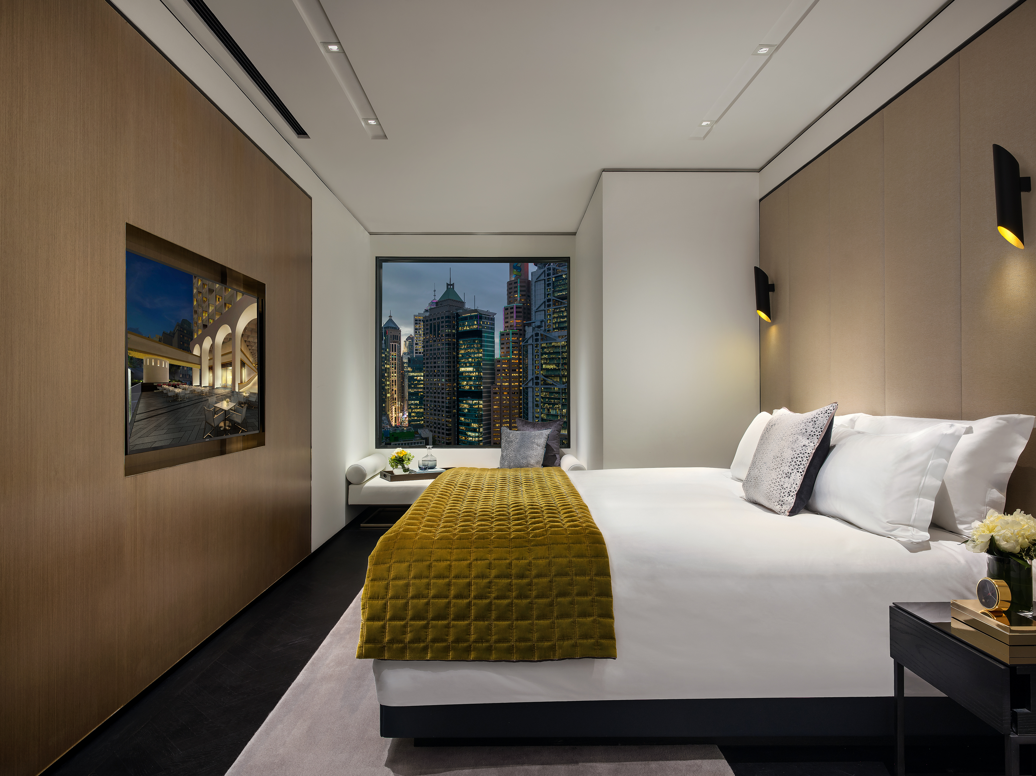 SIGNATURE, SUITE