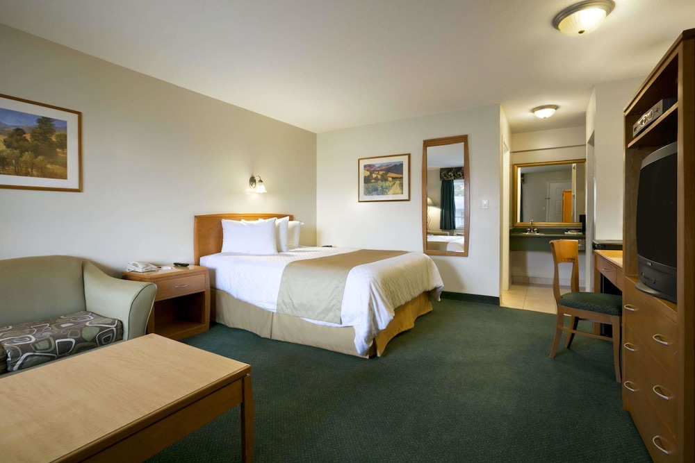 Ramada Limited - Merritt 8/21