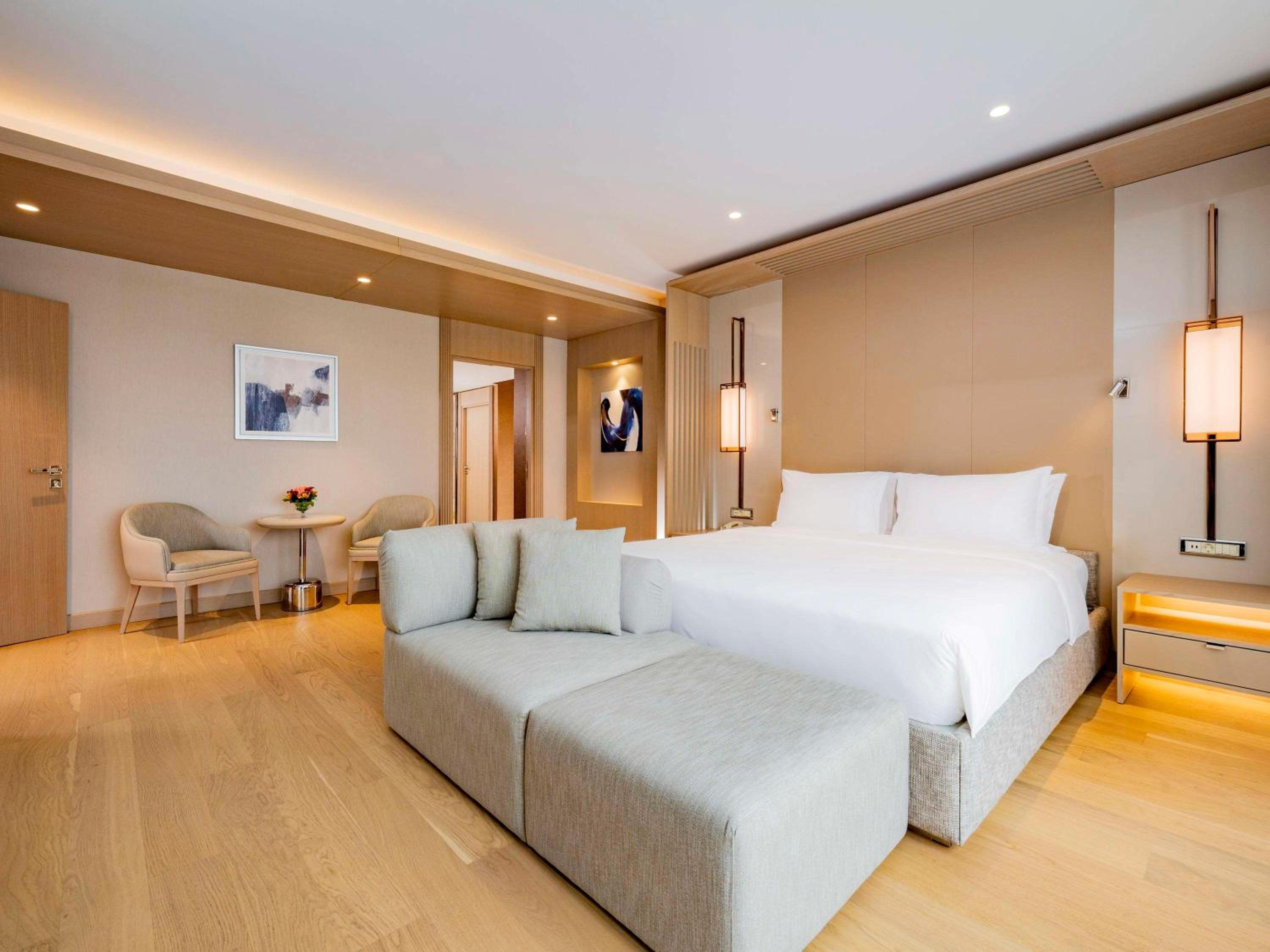 Bosphorus, Suite