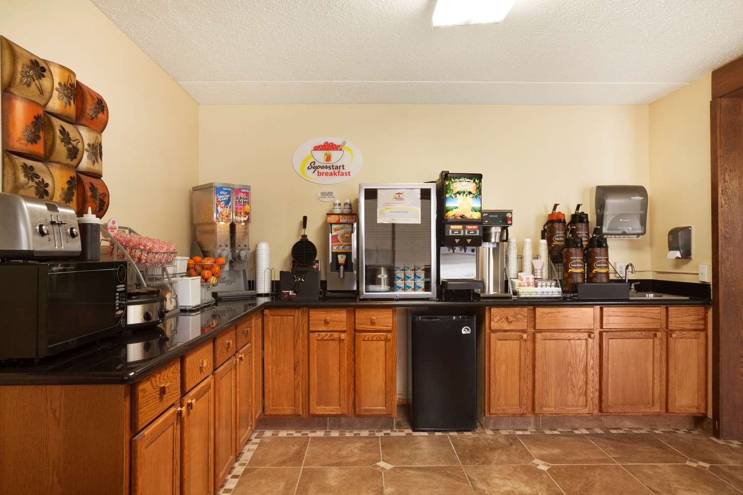 Super 8 by Wyndham West Fargo Main Ave ND 2/14