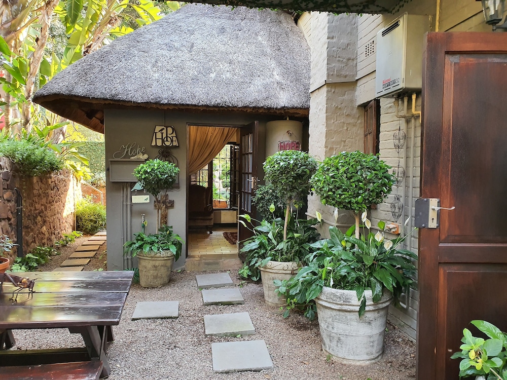 Waterhouse Guest Lodges 202 Lawley Street photo3
