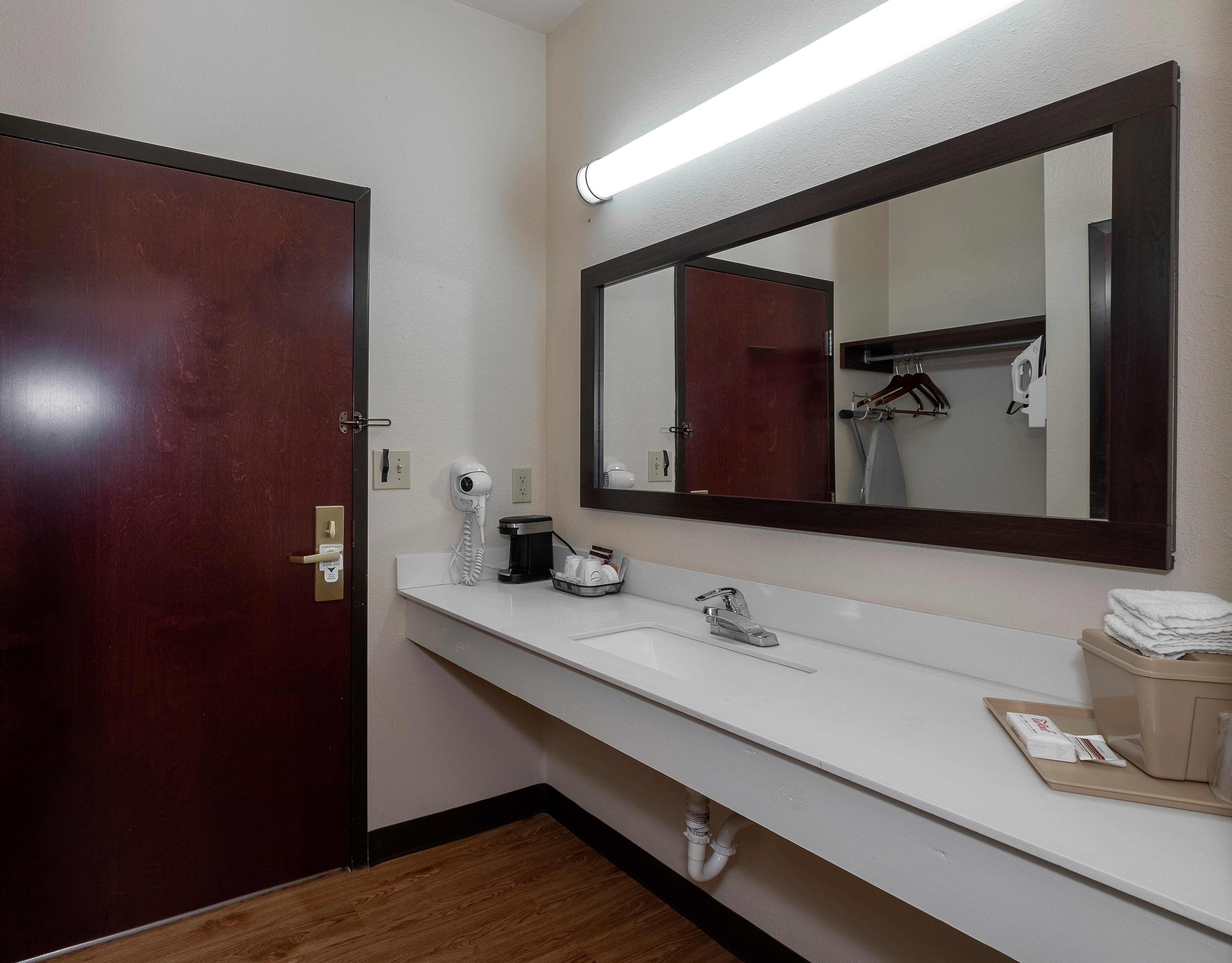 غرفة سوبيريور بسرير كينج وسرير كوين، Red Roof Inn Hartselle 3/3