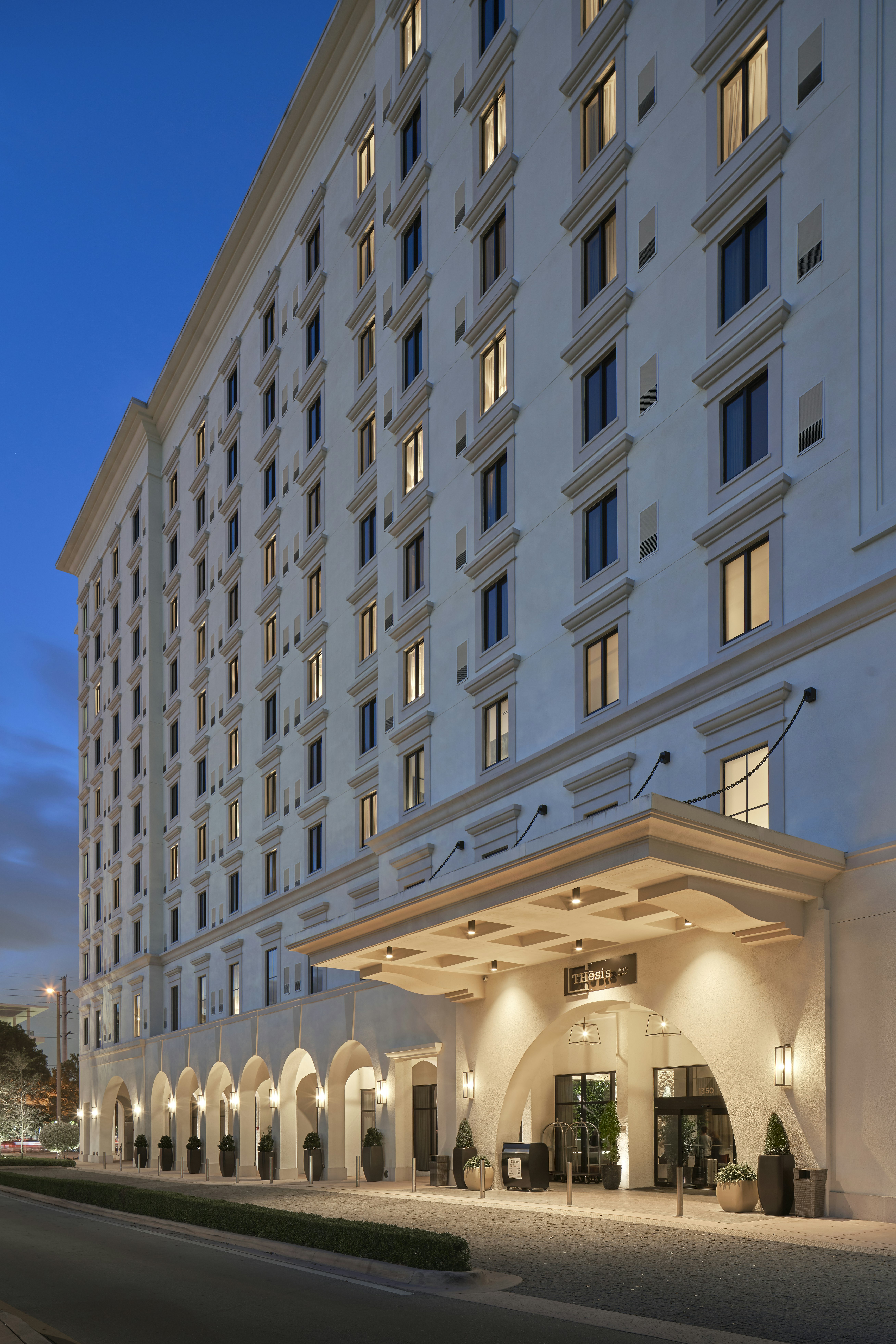 THesis Hotel Miami Coral Gables, Curio Collection by Hilton 6/80