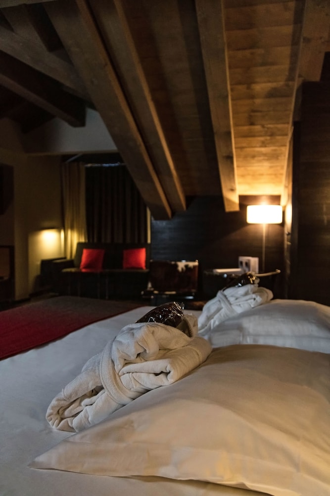Avenue Lodge Hotel 10/50